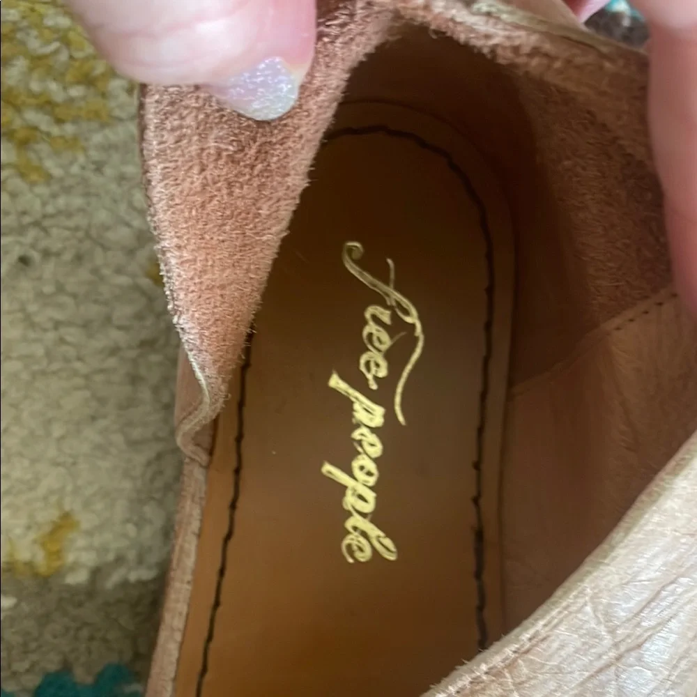 Free People size 36 Women's Tan Leather Sandals - Picture 3 of 4